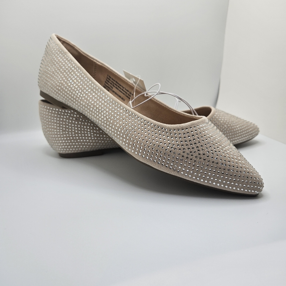 Women's Flats - Picture 1 of 2